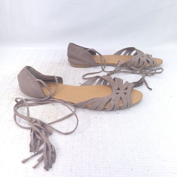 Qupid Sandals Gladiator Lace Up Strappy Flats Peep Toe Shoes Womens Size 7.5 - Picture 1 of 6